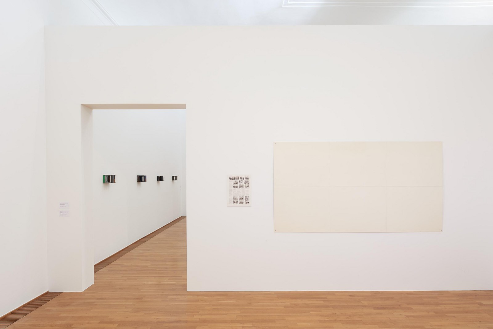 Museum Villa Stuck, Installationsansicht, Werke von Nahum Tevet, Foto: Jann Averwerser